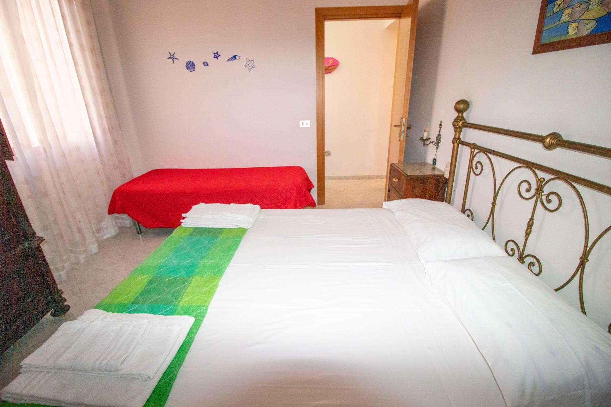 Case Vacanza Cristina Site In Antico Baglio E In Via Abruzzi N 161 산비토로카포 외부 사진