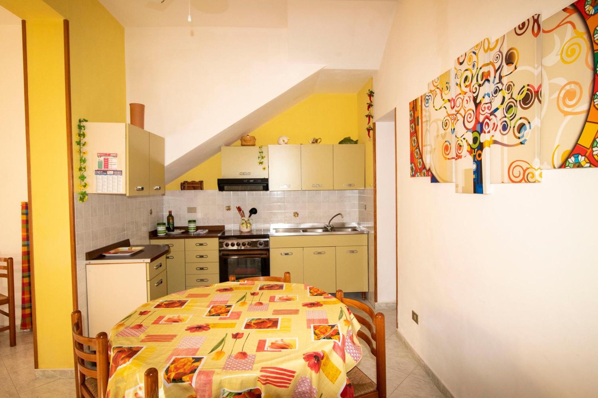 Case Vacanza Cristina Site In Antico Baglio E In Via Abruzzi N 161 산비토로카포 외부 사진